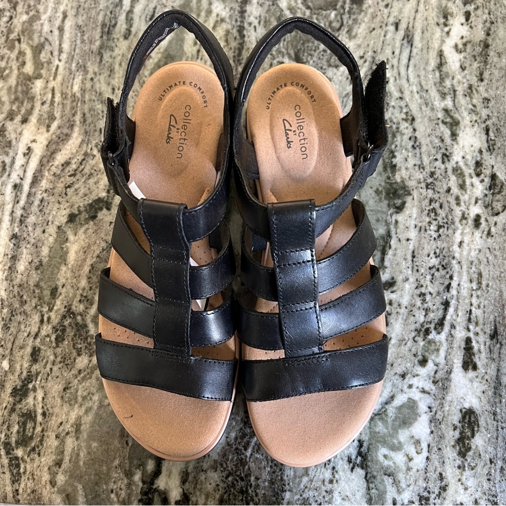 Clark’s Black Sandal NWT. size 8M.